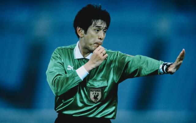 九游体育-最晕金哨退休进日本足协 曾错把郜林当李玮锋罚下