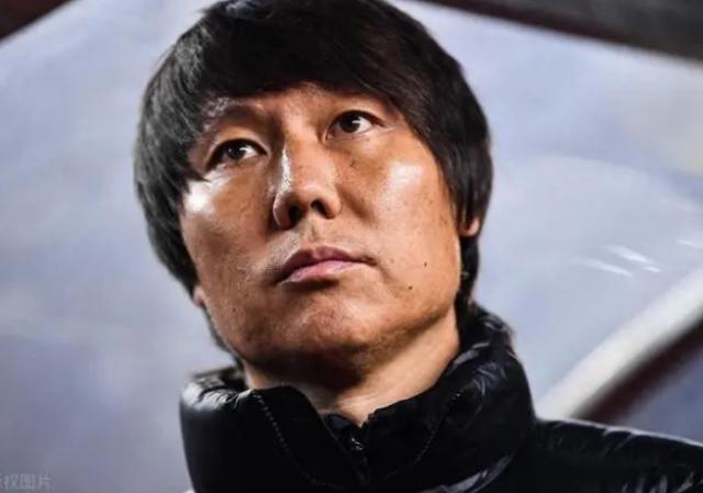 九游体育-李铁执教路：收买对手两度冲超 行贿成为国足主帅